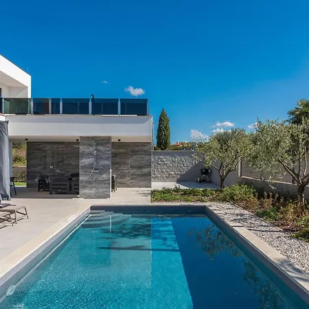 Holiday home Amazing In Novigrad With Bubble Bath Buzinija