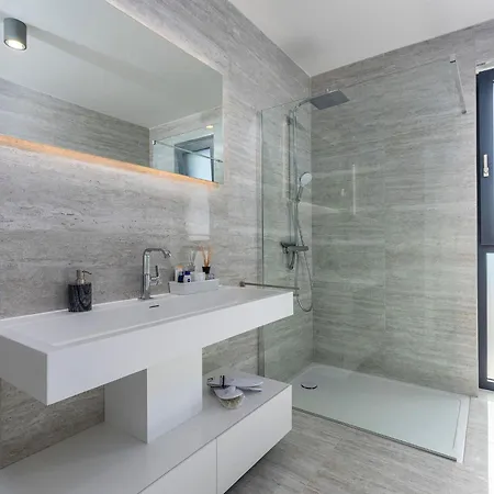 Amazing In Novigrad With Bubble Bath * Buzinija